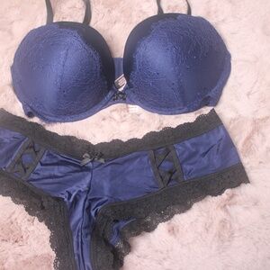 VICTORIA'S SECRET VERY SEXY PUSH-UP BRA SET